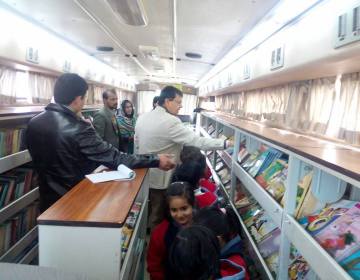 Mobile-library-Book-Shop-visit-2