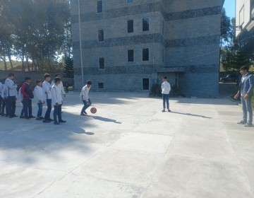 Students-during-sports-week-preparations-10