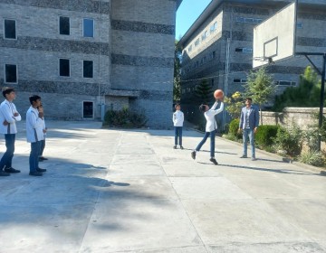 Students-during-sports-week-preparations-5